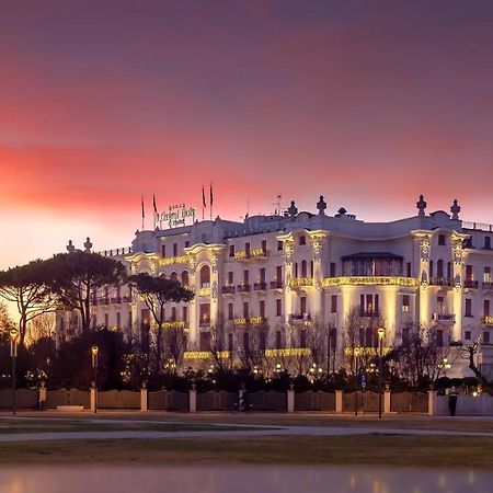 Grand Hotel Rimini Bagian luar foto